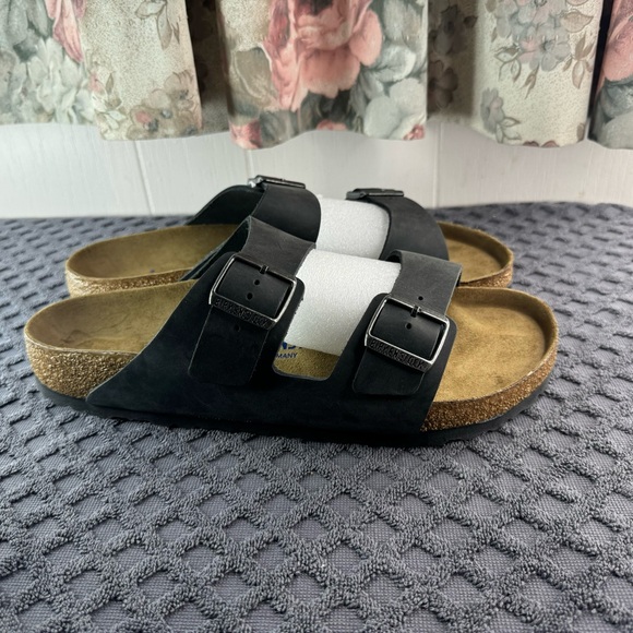 Birkenstock Other - BIRKENSTOCK ARIZONA SOFT FOOTBED OILED LEATHER BLACK